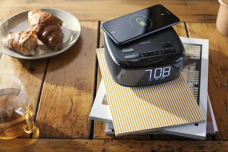 Bluetooth Clock Radio with Qi Charging (TAR7705) by Philips - Image 3