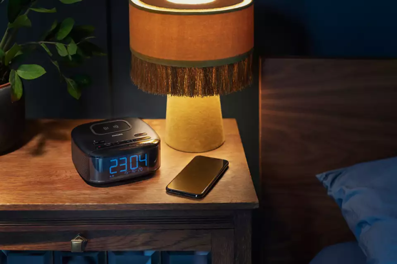 Bluetooth Clock Radio with Qi Charging (TAR7705) by Philips - Image 4